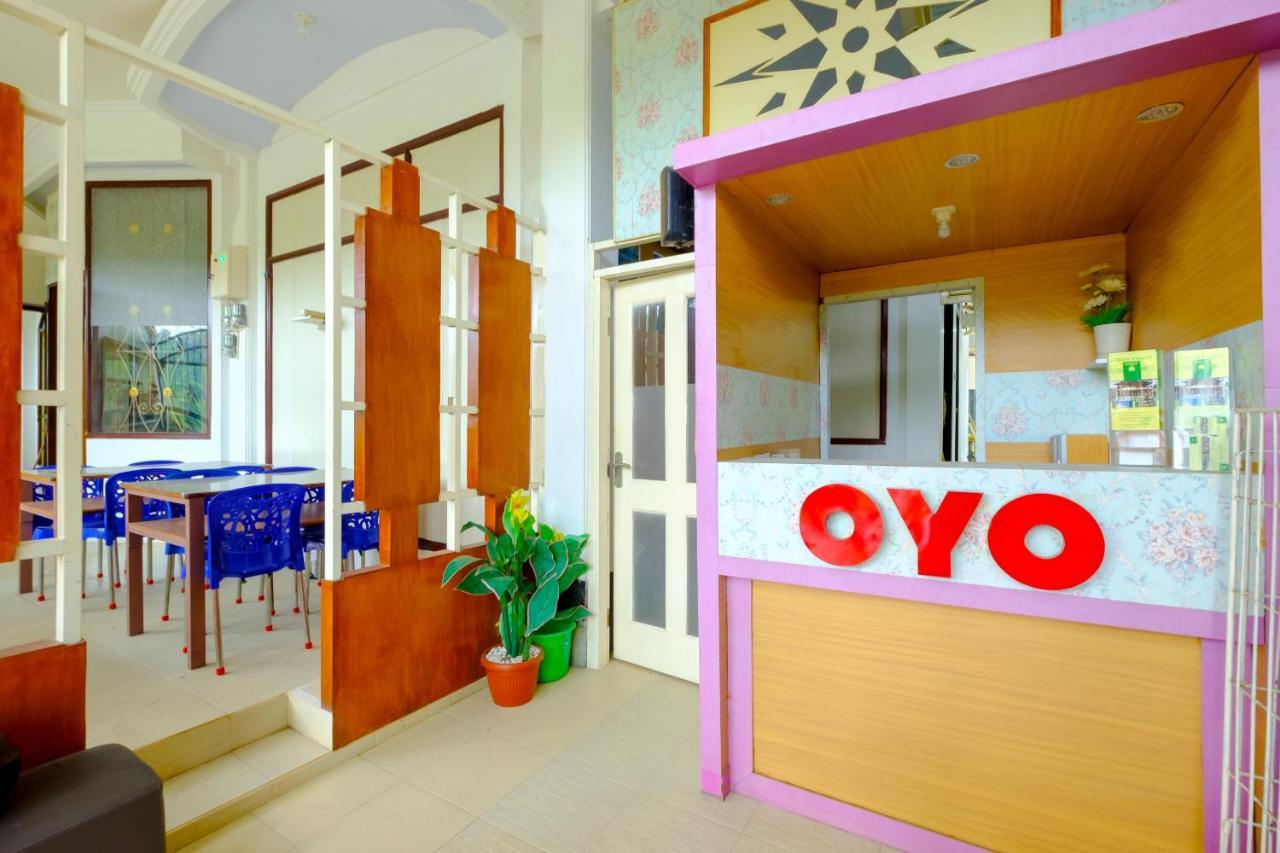 Oyo 3088 Green Valley House Senggigi Bagian luar foto
