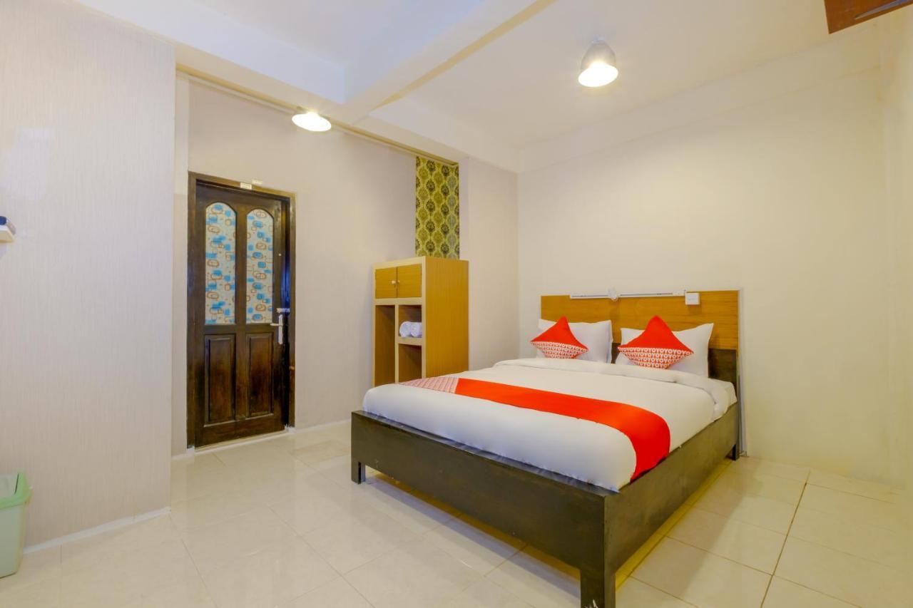 Oyo 3088 Green Valley House Senggigi Bagian luar foto