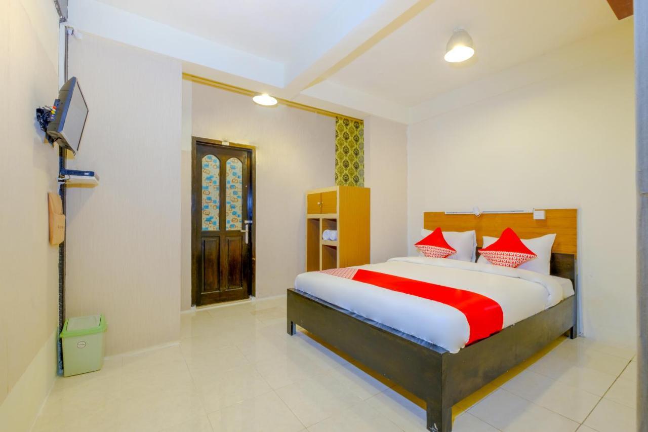 Oyo 3088 Green Valley House Senggigi Bagian luar foto